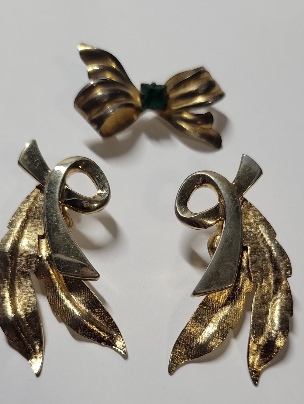 Gold Tone Bow and Leaf Set - Green Accent Brooch and Gold Tone Drop Earrings